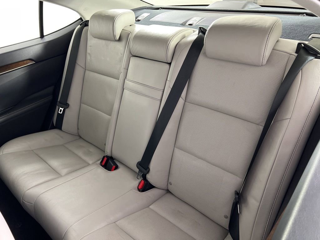 Used 2015 Lexus ES 350 w/ Luxury Package image 6