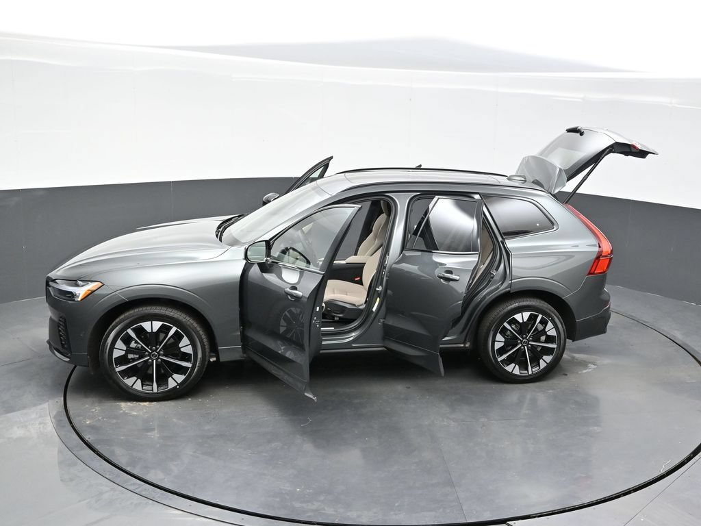 New 2026 Volvo XC60 B5 Plus w/ Protection Package Premier AWD/4WD image 41