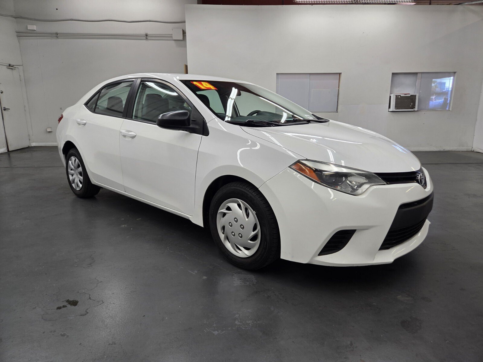 Used 2014 Toyota Corolla L FWD image 4