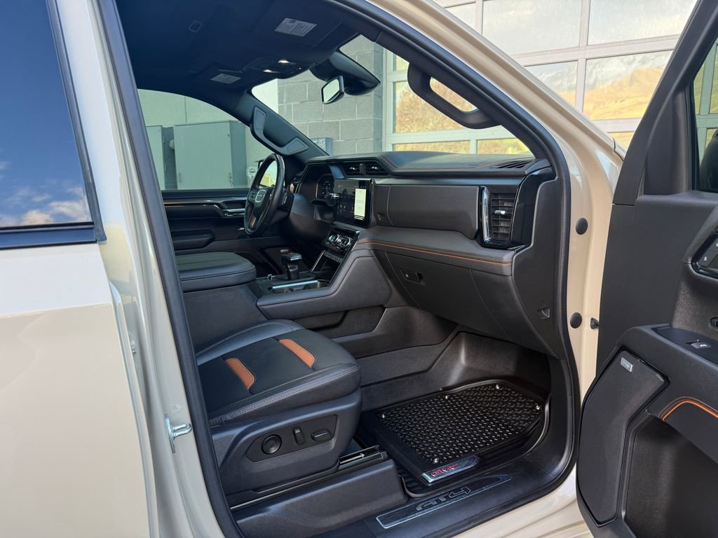 Used 2023 GMC Sierra 1500 AT4 w/ AT4 Premium Package image 16