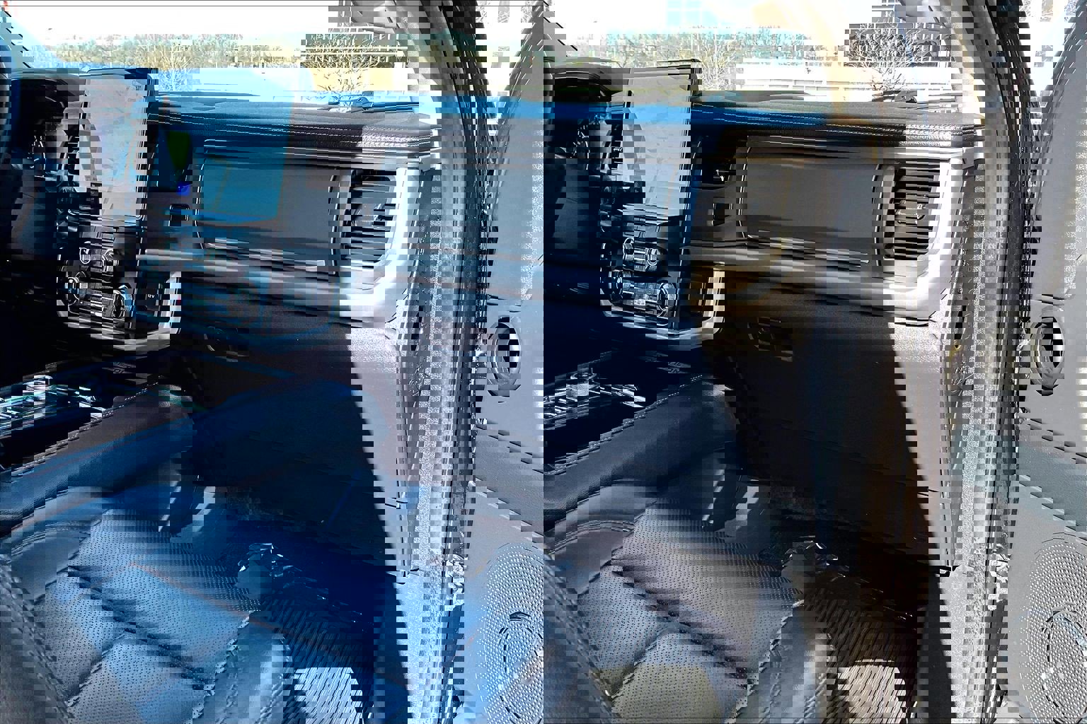 Used 2023 Ford Expedition XLT image 15