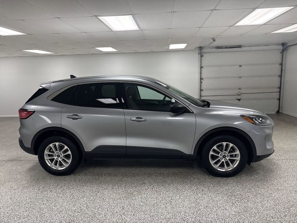 Used 2022 Ford Escape SE image 9