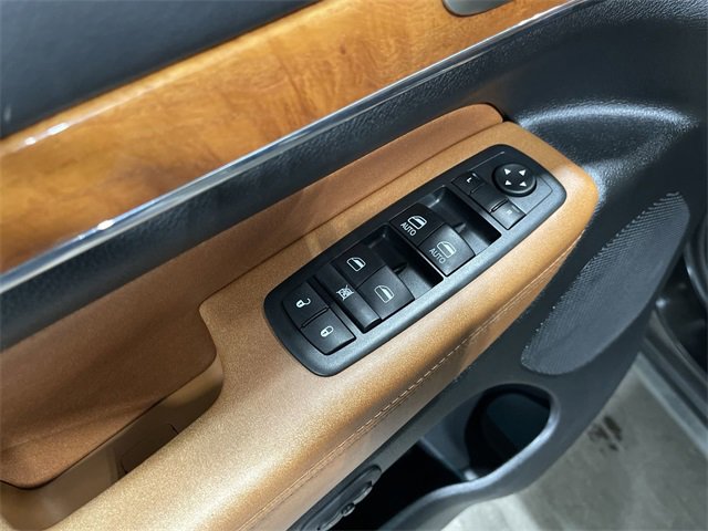 Used 2012 Jeep Grand Cherokee Overland image 19