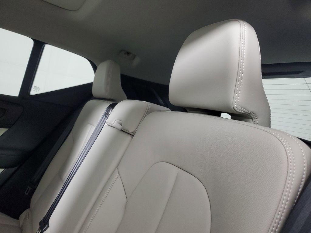Certified 2026 Volvo XC40 B5 Ultra w/ Climate Package image 15