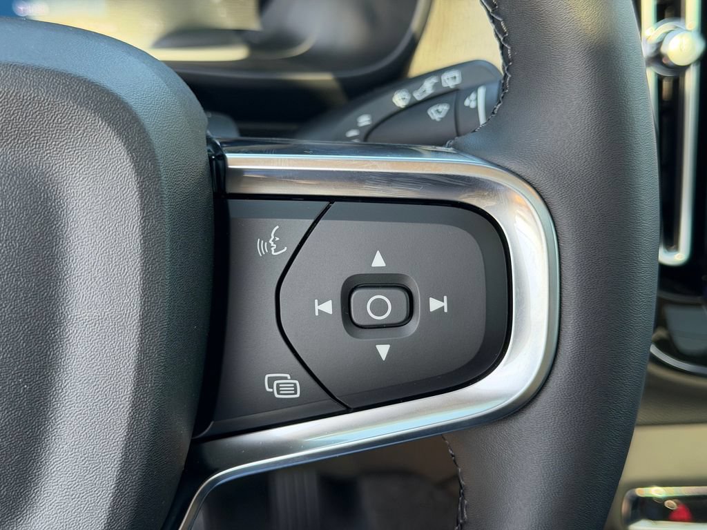 New 2026 Volvo XC40 B5 Plus w/ Climate Package AWD/4WD image 18