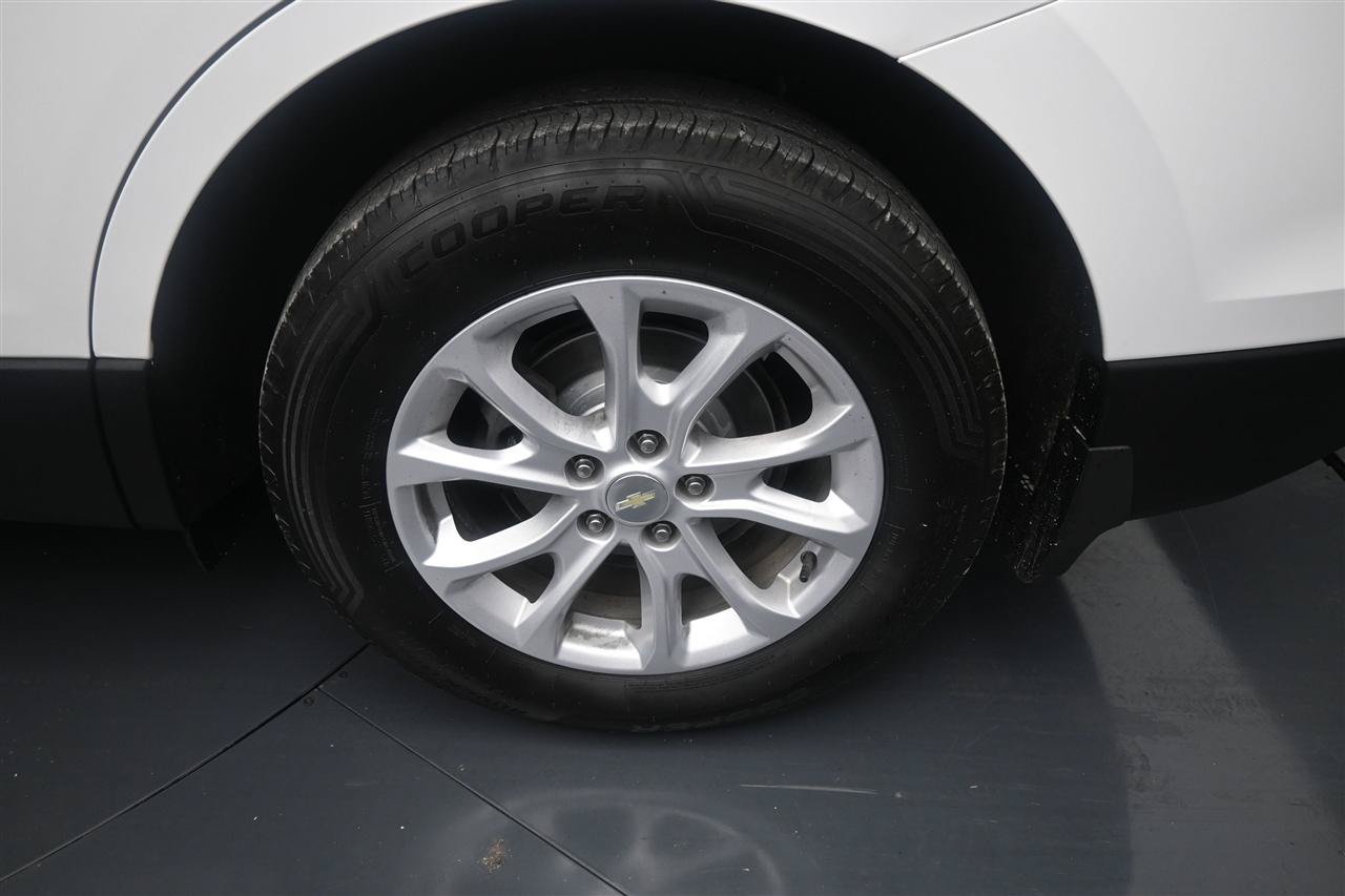 Used 2019 Chevrolet Equinox LS w/ LS Convenience Package AWD/4WD image 17