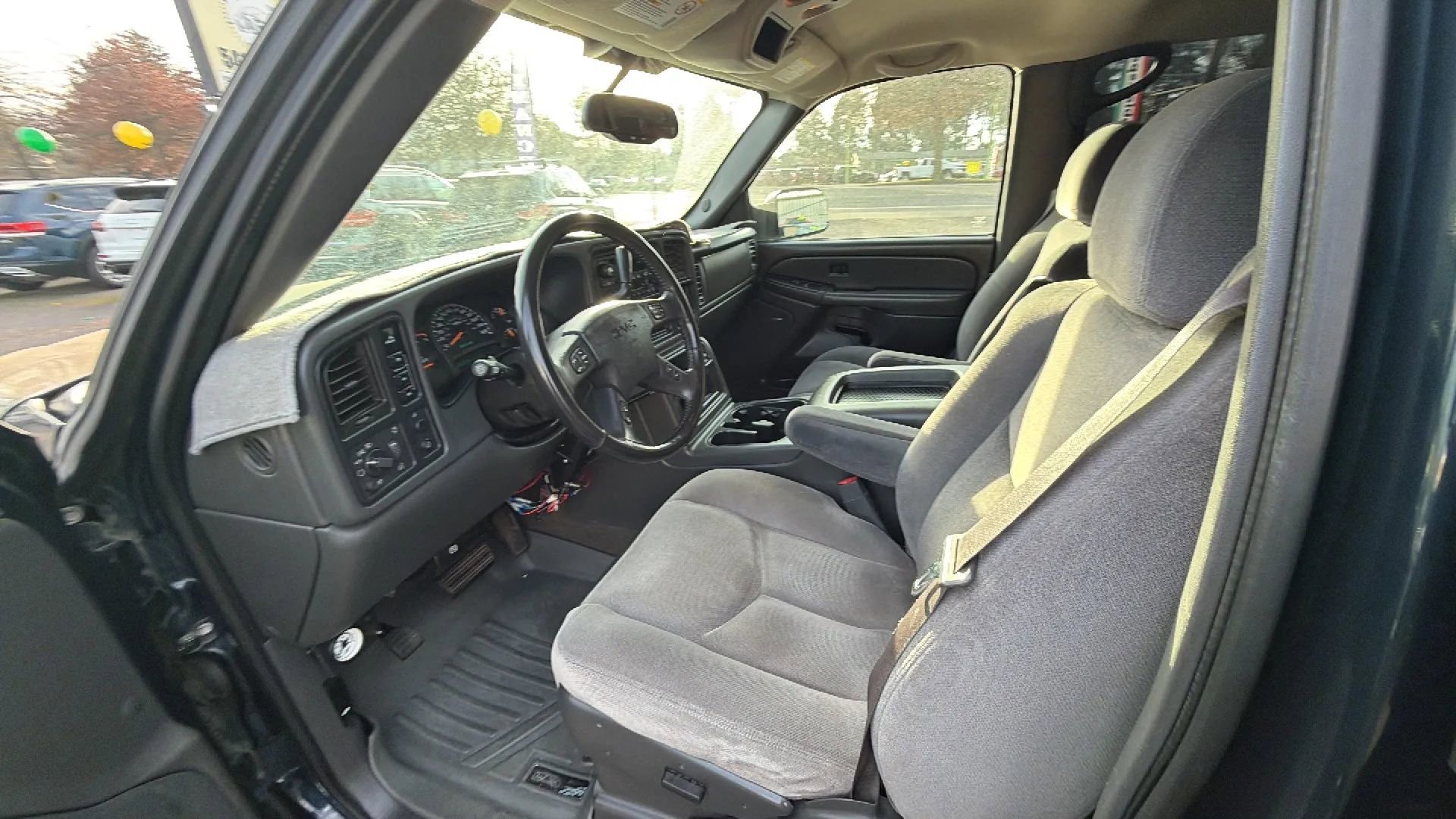 Used 2005 GMC Sierra 2500 SLE w/ Heavy-Duty Power Package AWD/4WD image 8