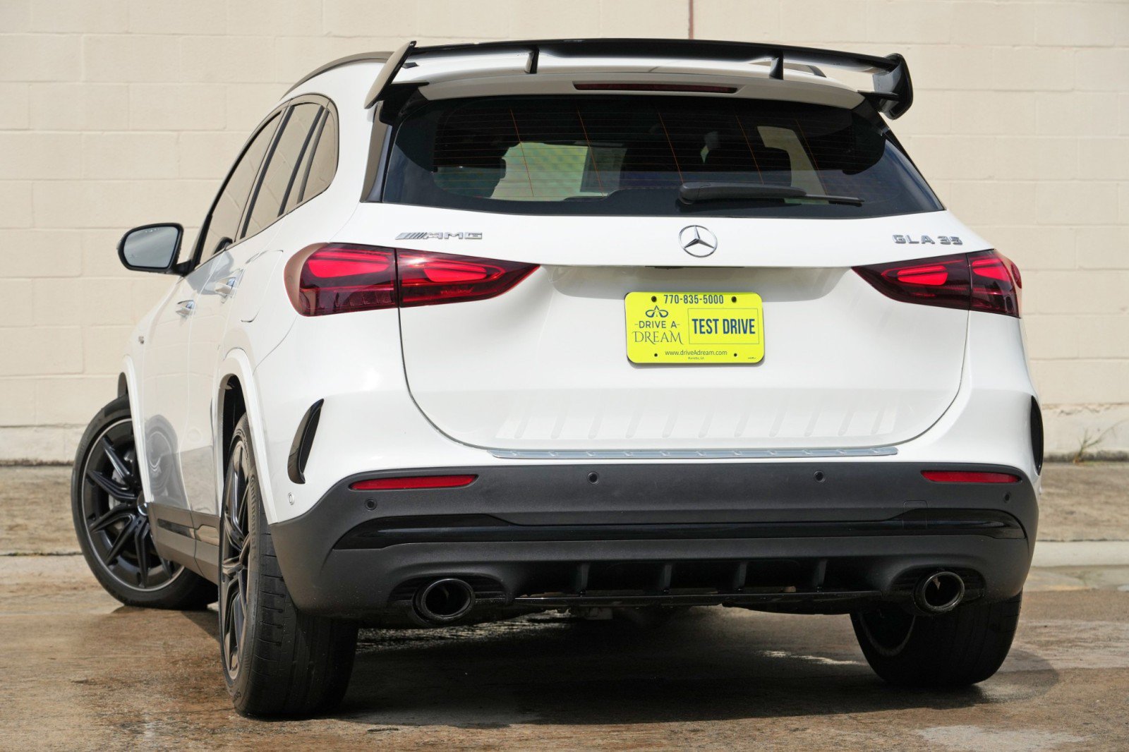 Used 2025 Mercedes-Benz GLA 35 AMG 4MATIC w/ AMG Aerodynamics Package image 6