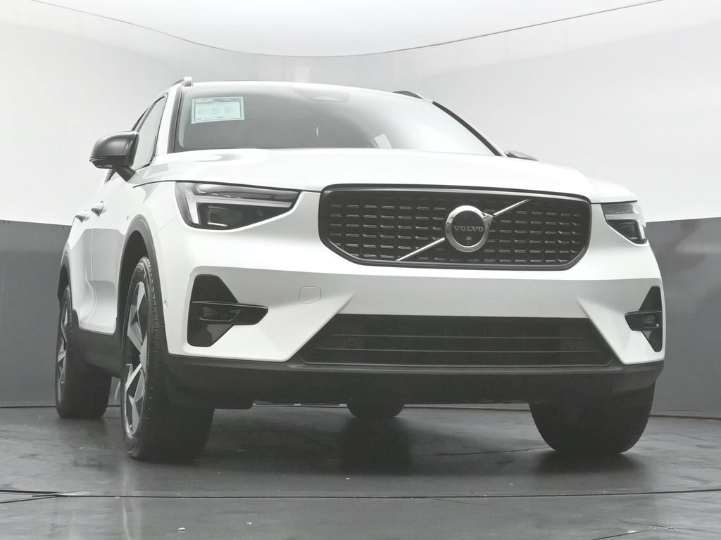 Used 2026 Volvo XC40 B5 Plus AWD/4WD image 53