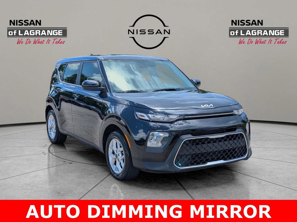 Used 2022 Kia Soul LX w/ Technology Package image 3