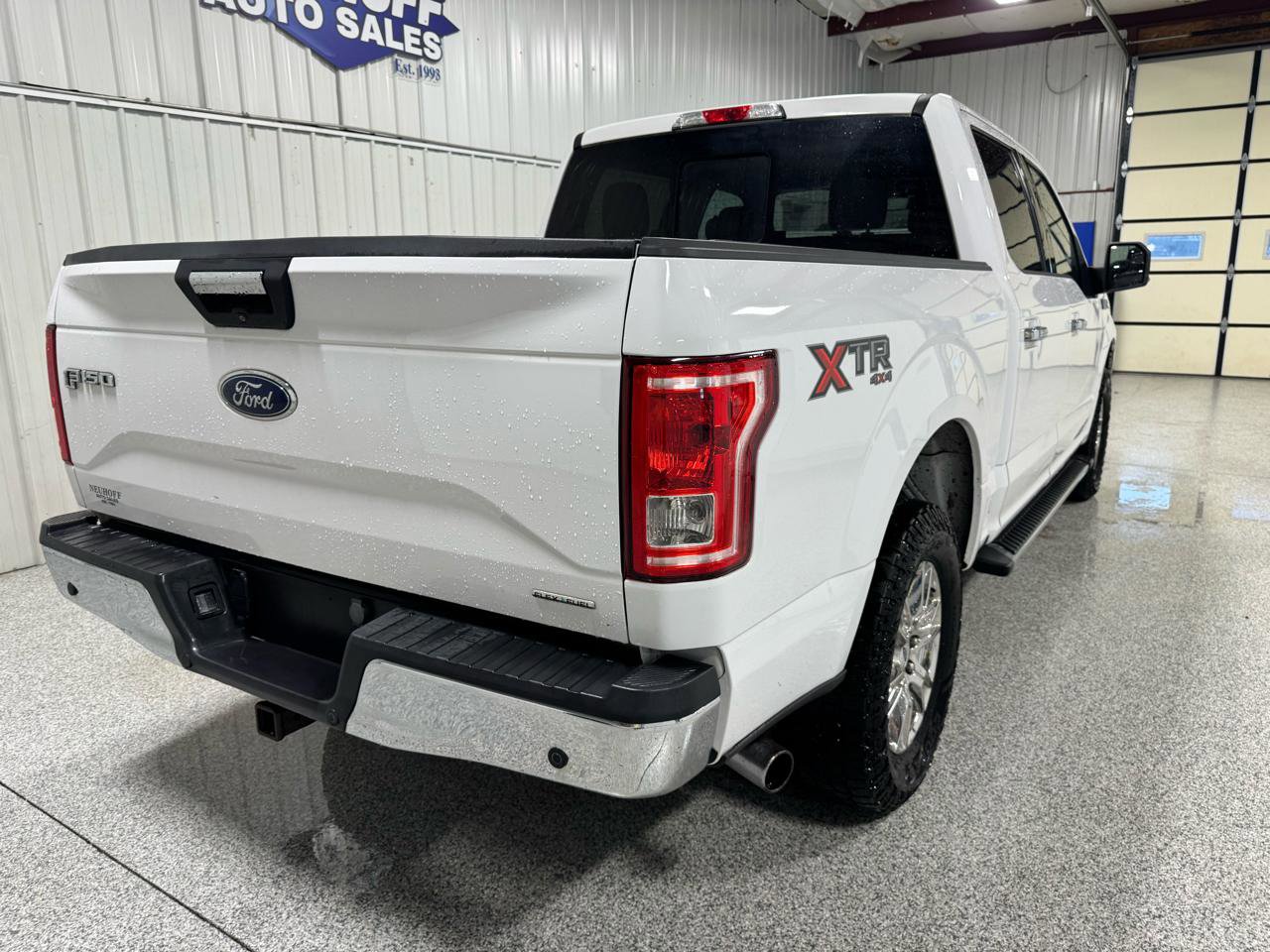 Used 2015 Ford F150 XLT w/ Equipment Group 302A Luxury AWD/4WD image 6