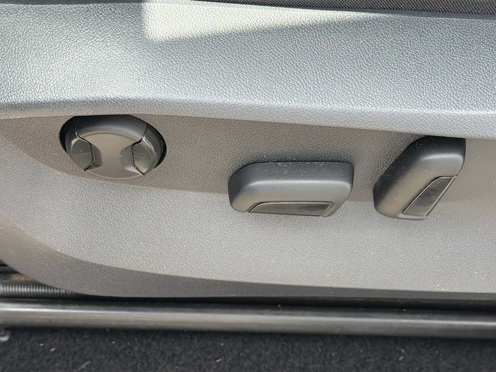 Used 2022 Volkswagen Tiguan SE image 25