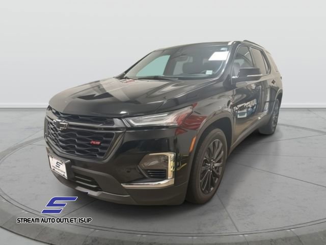 Used 2022 Chevrolet Traverse RS image 3