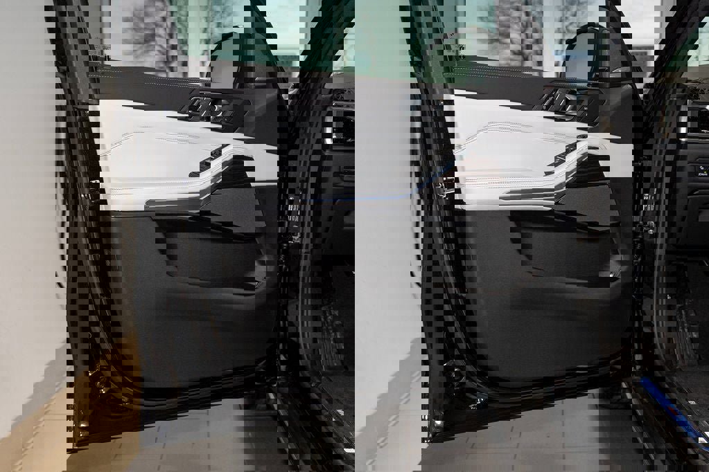 New 2026 BMW X5 xDrive50e w/ Premium Package image 12