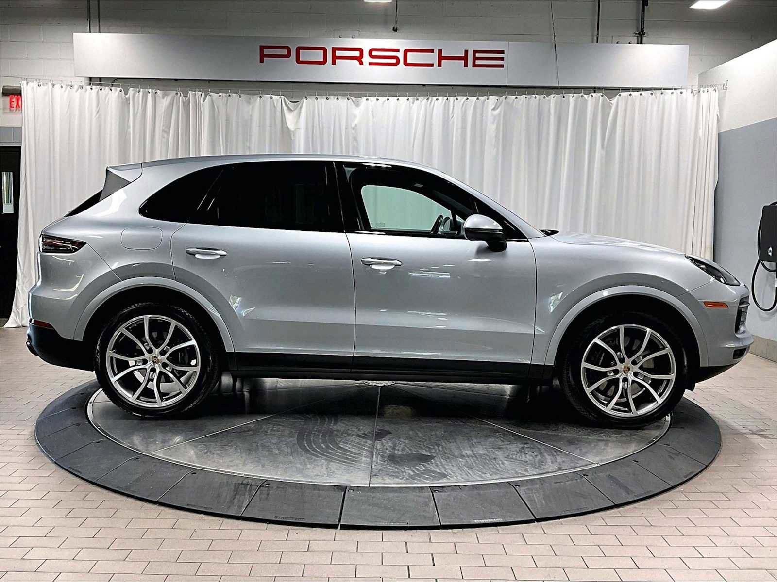 Used 2023 Porsche Cayenne image 11