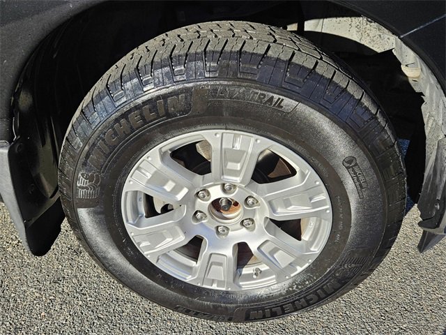 Used 2019 Nissan Titan SV image 15