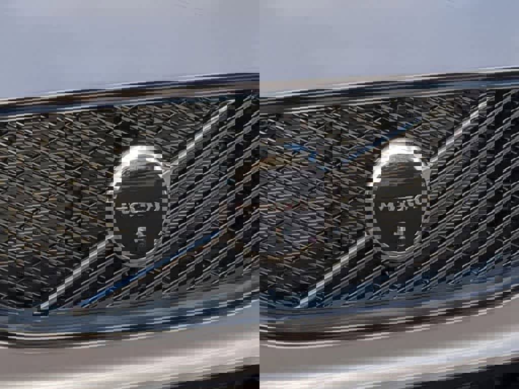 New 2026 Volvo XC60 B5 Plus w/ Protection Package Premier image 11