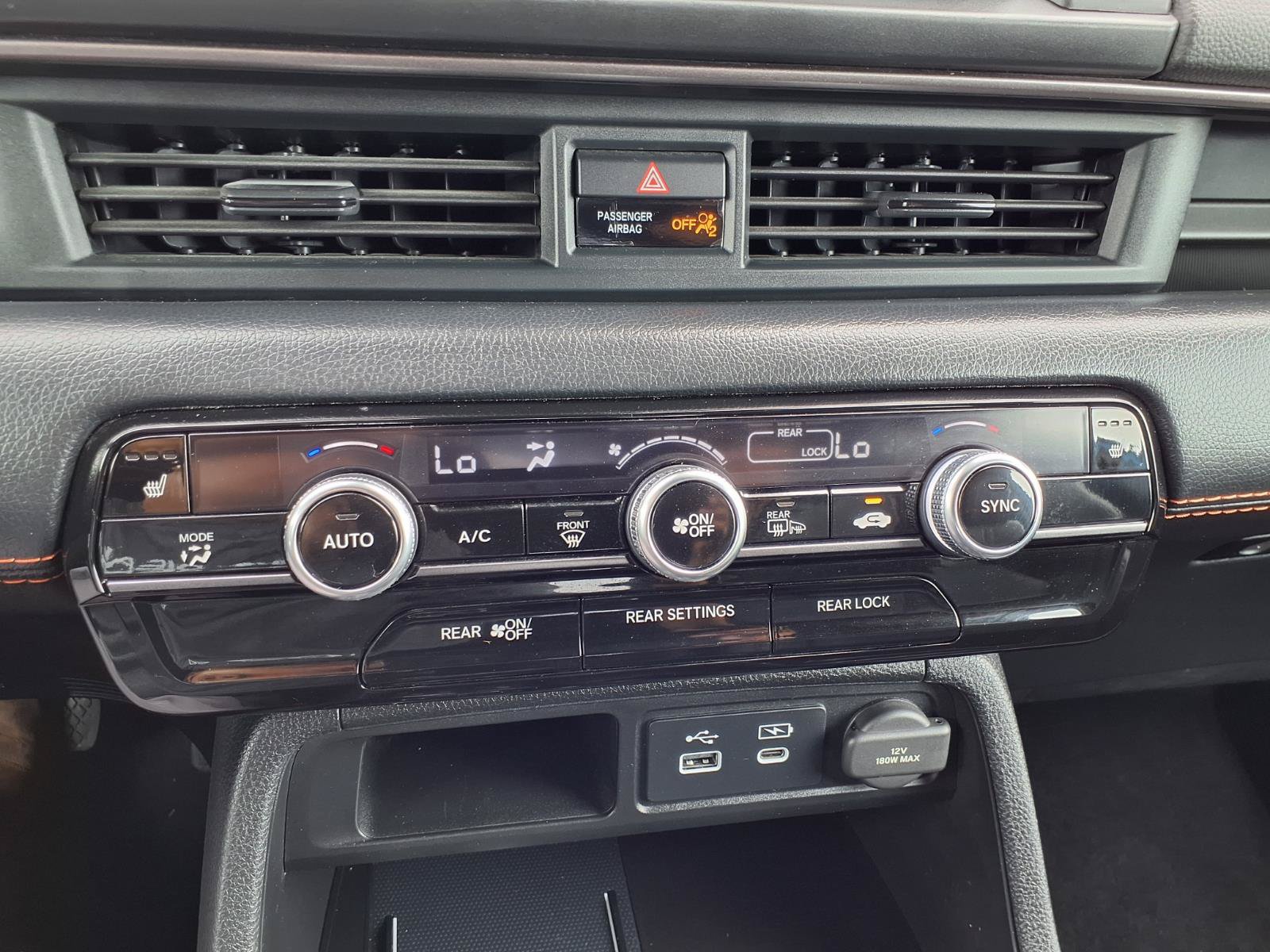 Used 2024 Honda Pilot TrailSport image 12