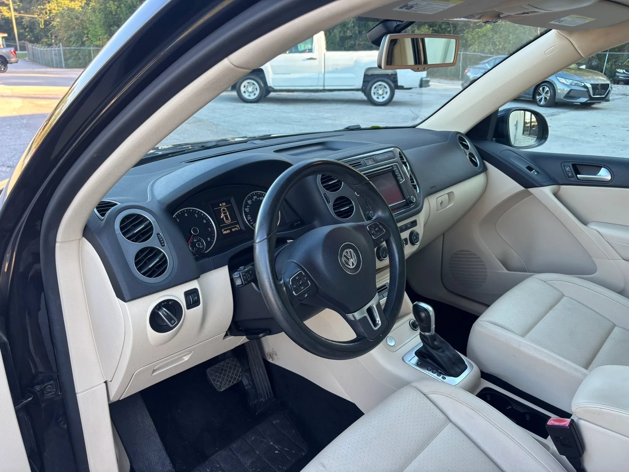Used 2017 Volkswagen Tiguan Wolfsburg Edition AWD/4WD image 9