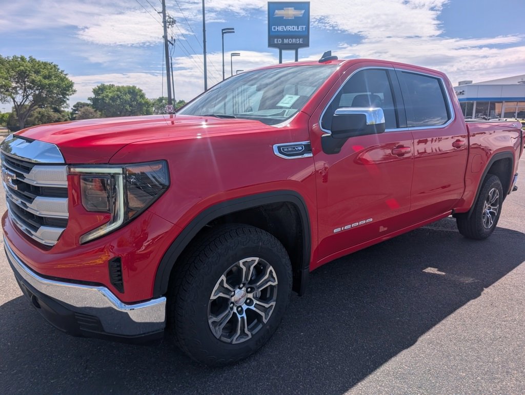 New 2025 GMC Sierra 1500 SLE