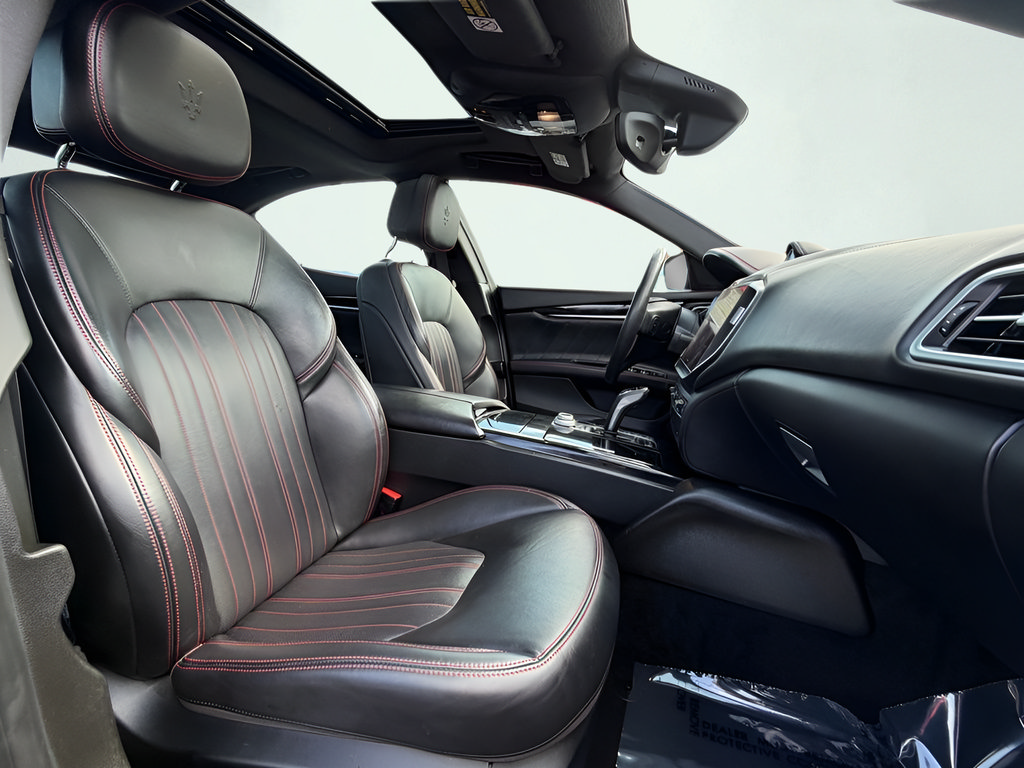 Used 2021 Maserati Ghibli RWD image 28