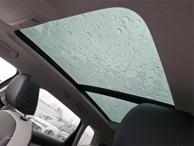 New 2026 Volkswagen Taos SE image 7