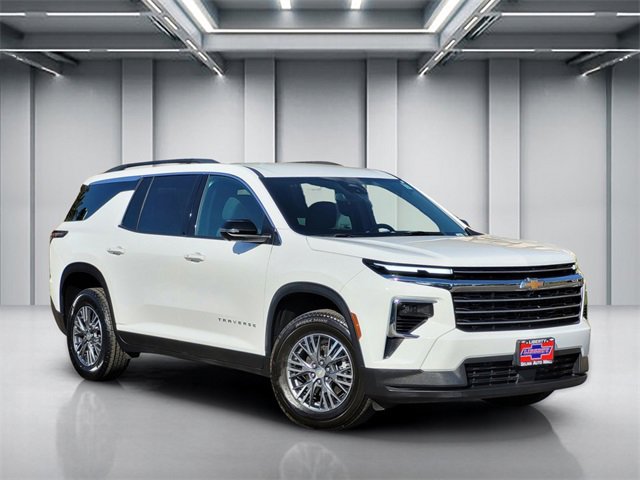 Used 2024 Chevrolet Traverse LT