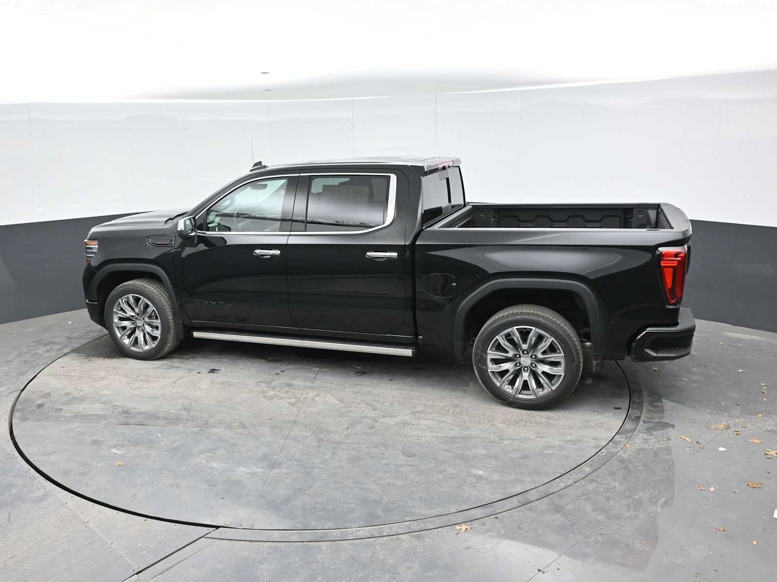 New 2026 GMC Sierra 1500 Denali w/ Denali Reserve Package AWD/4WD image 13