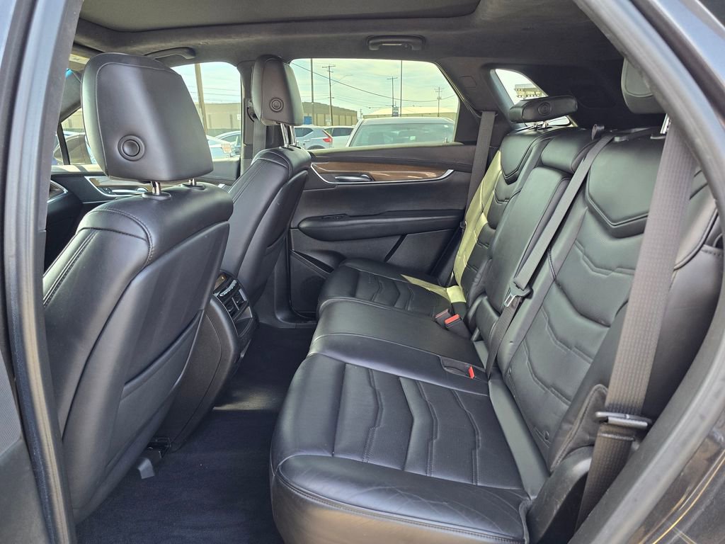 Used 2018 Cadillac XT5 Platinum w/ Driver Assist Package image 16