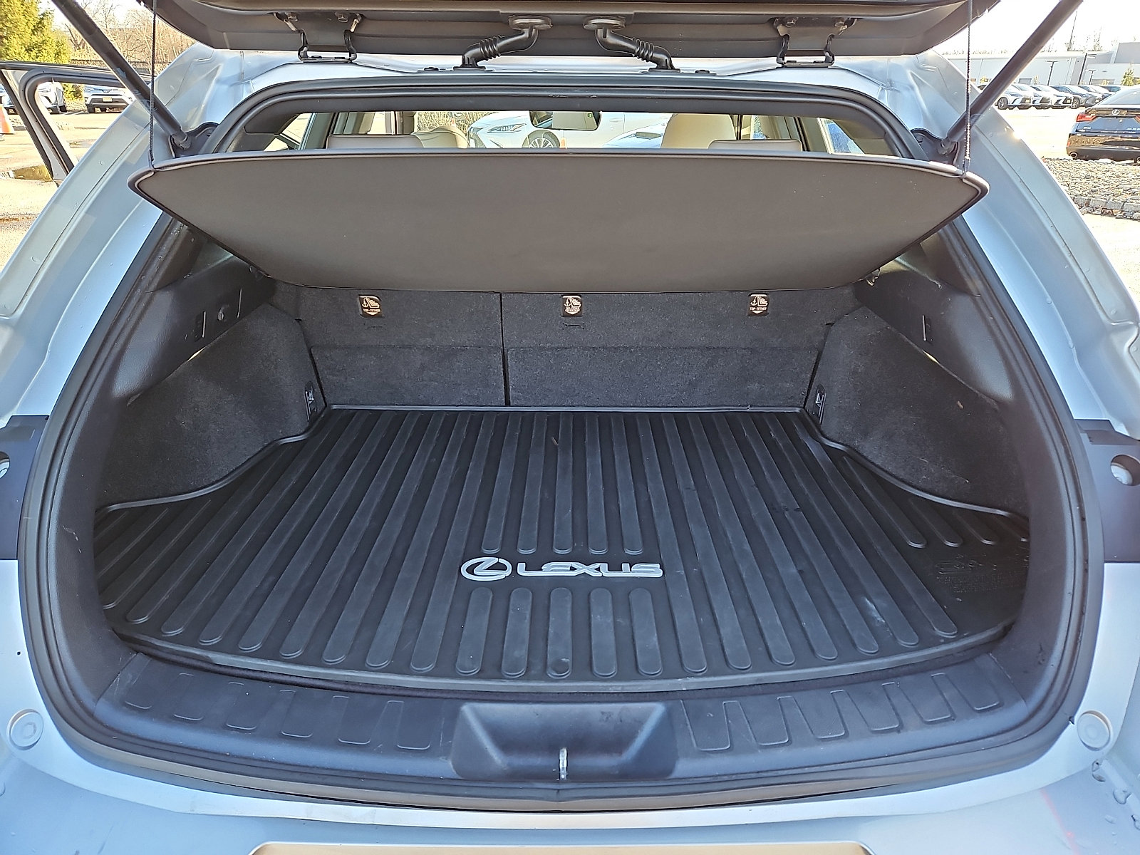 Used 2019 Lexus UX 250h image 28