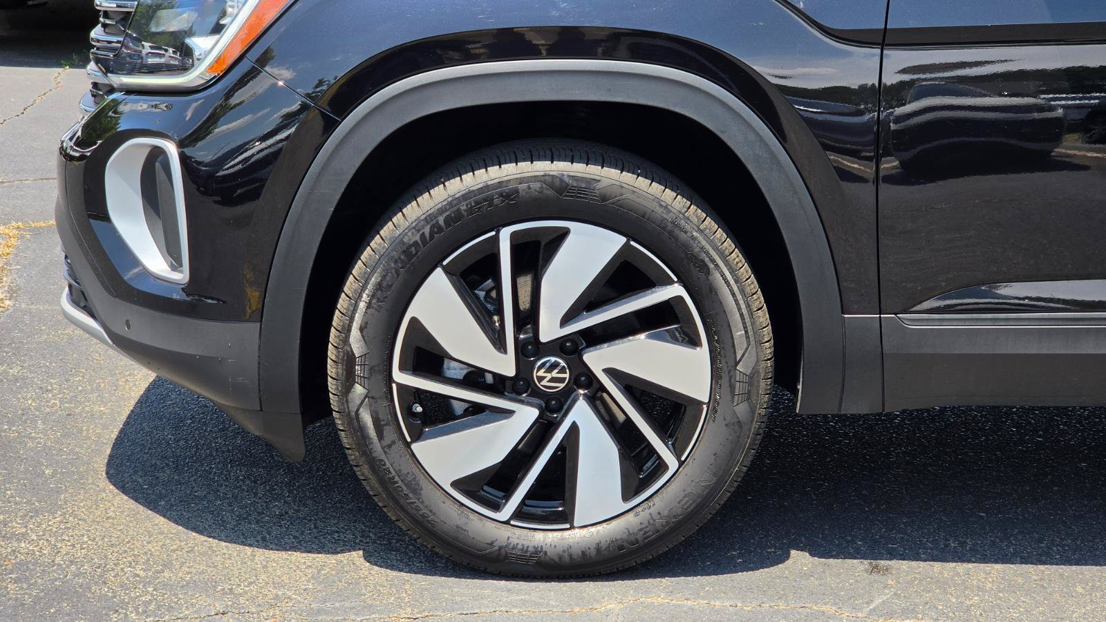 Used 2026 Volkswagen Atlas SE FWD image 14