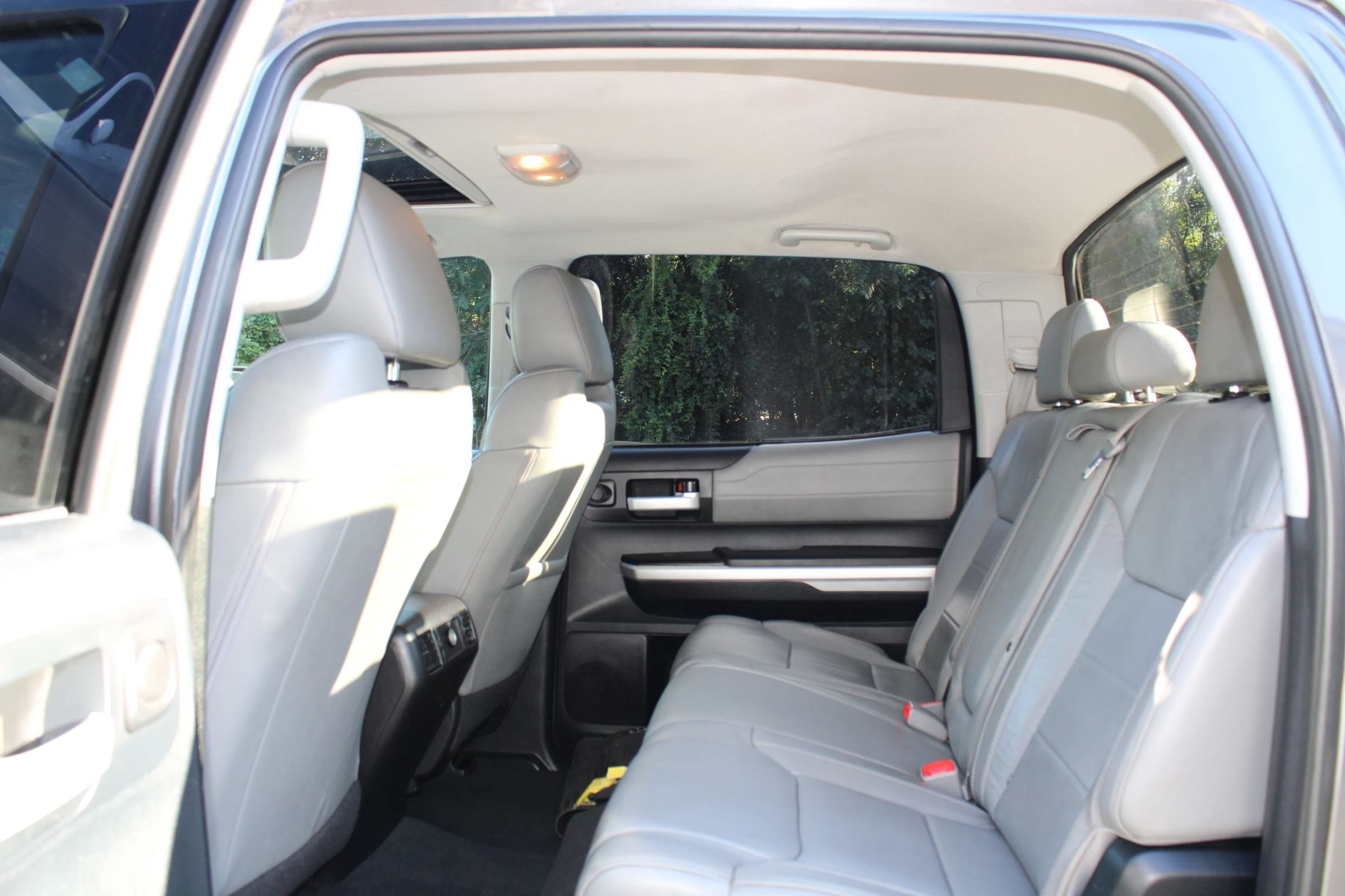 Used 2016 Toyota Tundra Limited w/ Limited Premium Package AWD/4WD image 20
