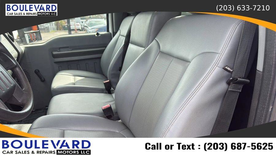 Used 2015 Ford F550 4x4 Regular Cab Super Duty image 28