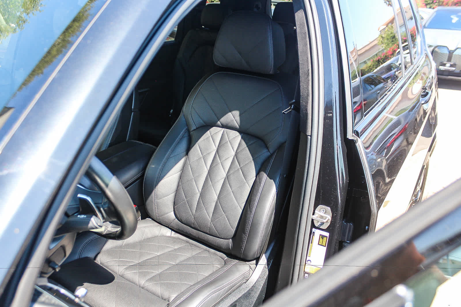 Used 2023 BMW X7 xDrive40i w/ M Sport Package AWD/4WD image 25