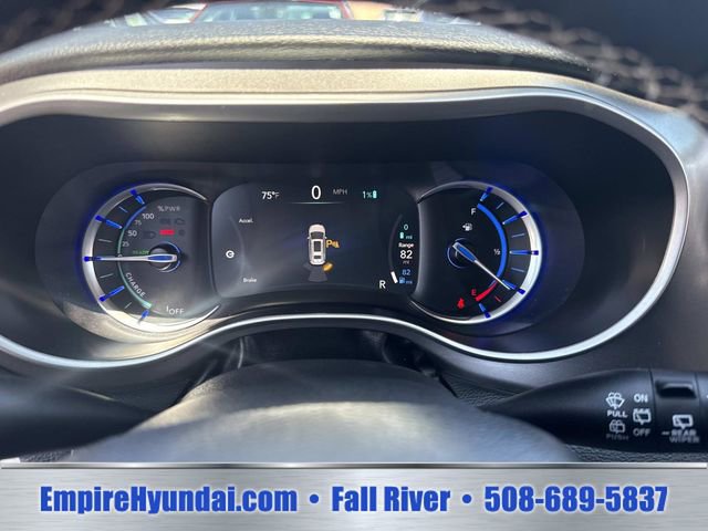 Used 2023 Chrysler Pacifica Touring-L FWD image 34