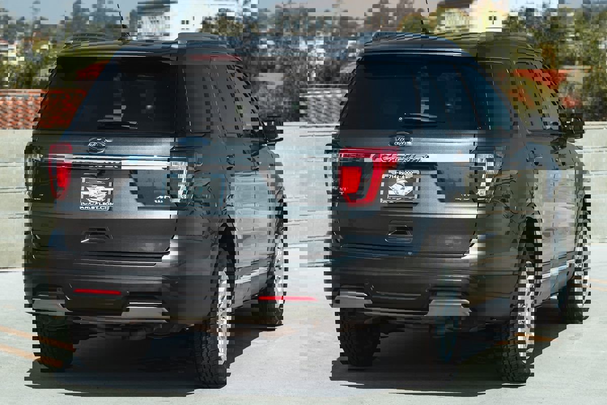 Used 2019 Ford Explorer XLT w/ Equipment Group 201A image 9