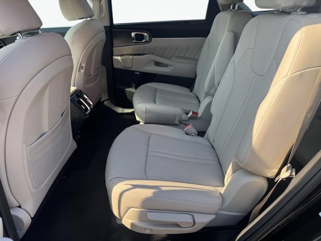 Certified 2023 Kia Sorento SX Prestige AWD/4WD image 39