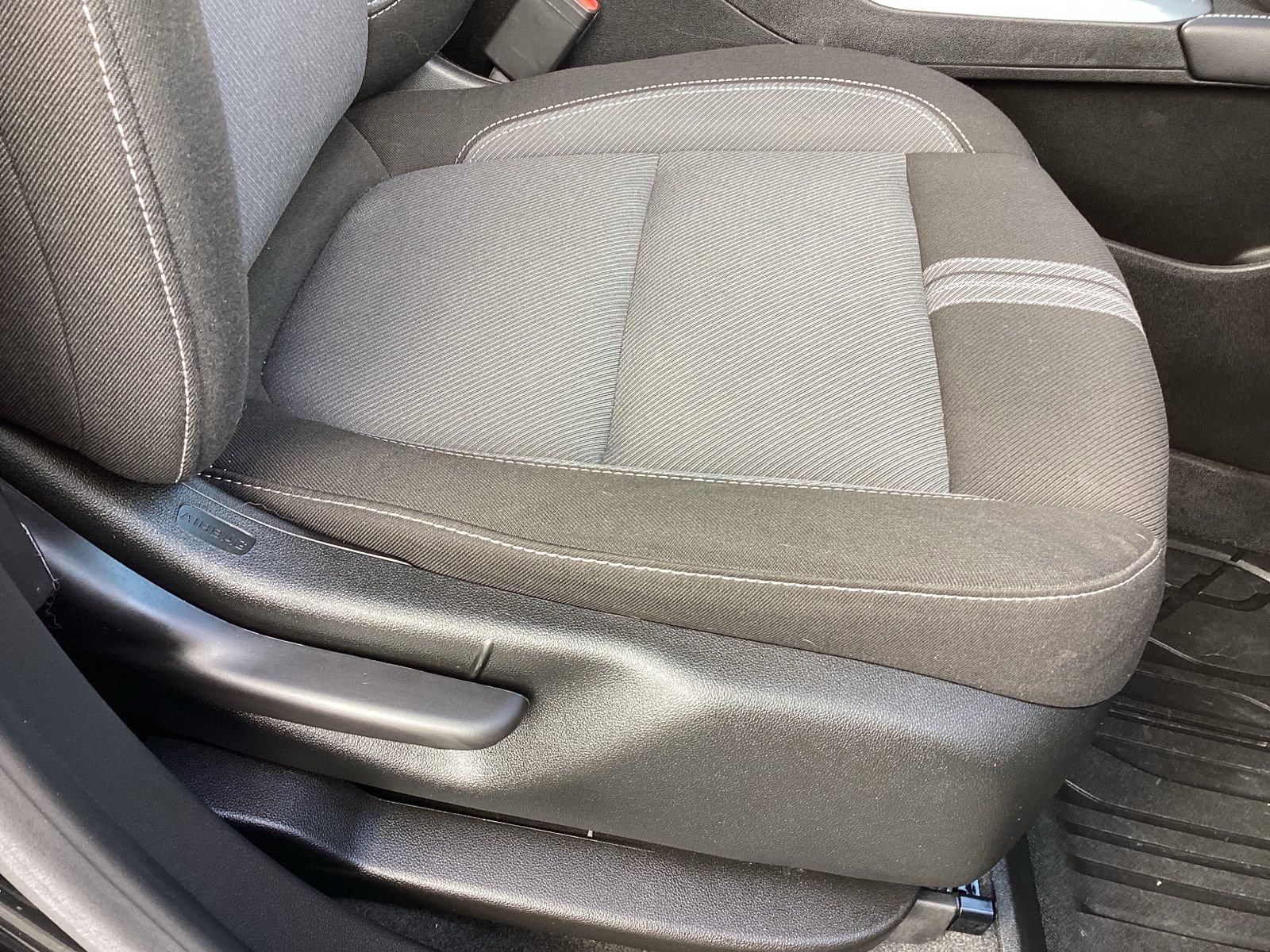 Used 2024 Chevrolet Blazer LT w/ Convenience Package image 19