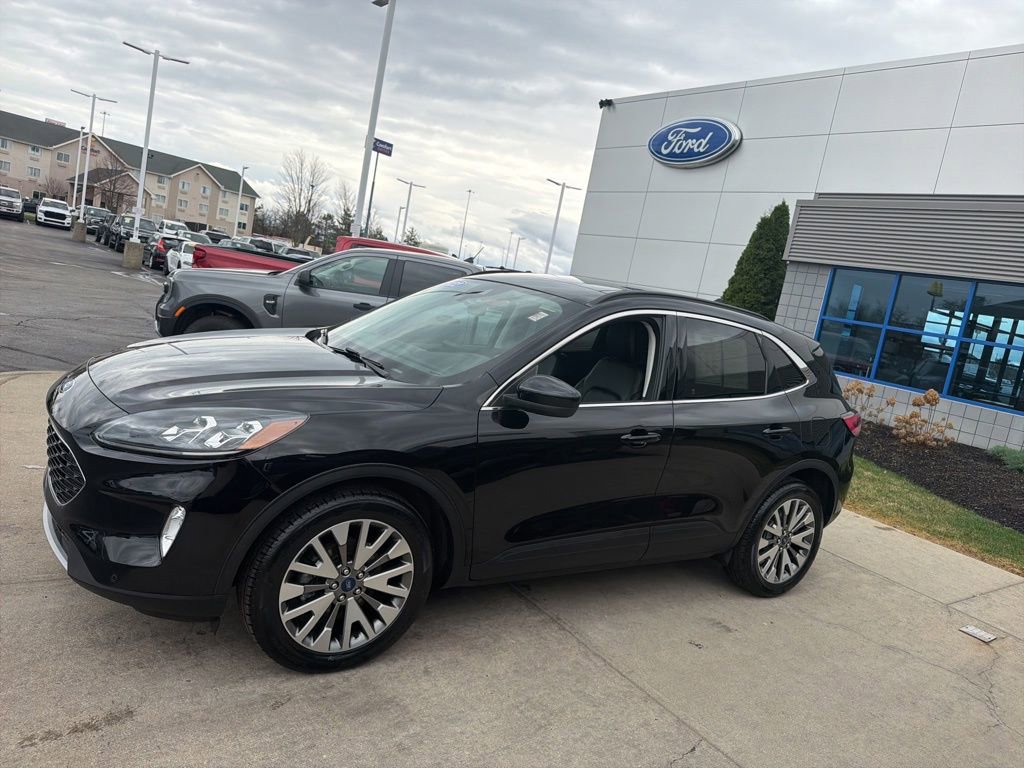 Used 2022 Ford Escape Titanium image 13