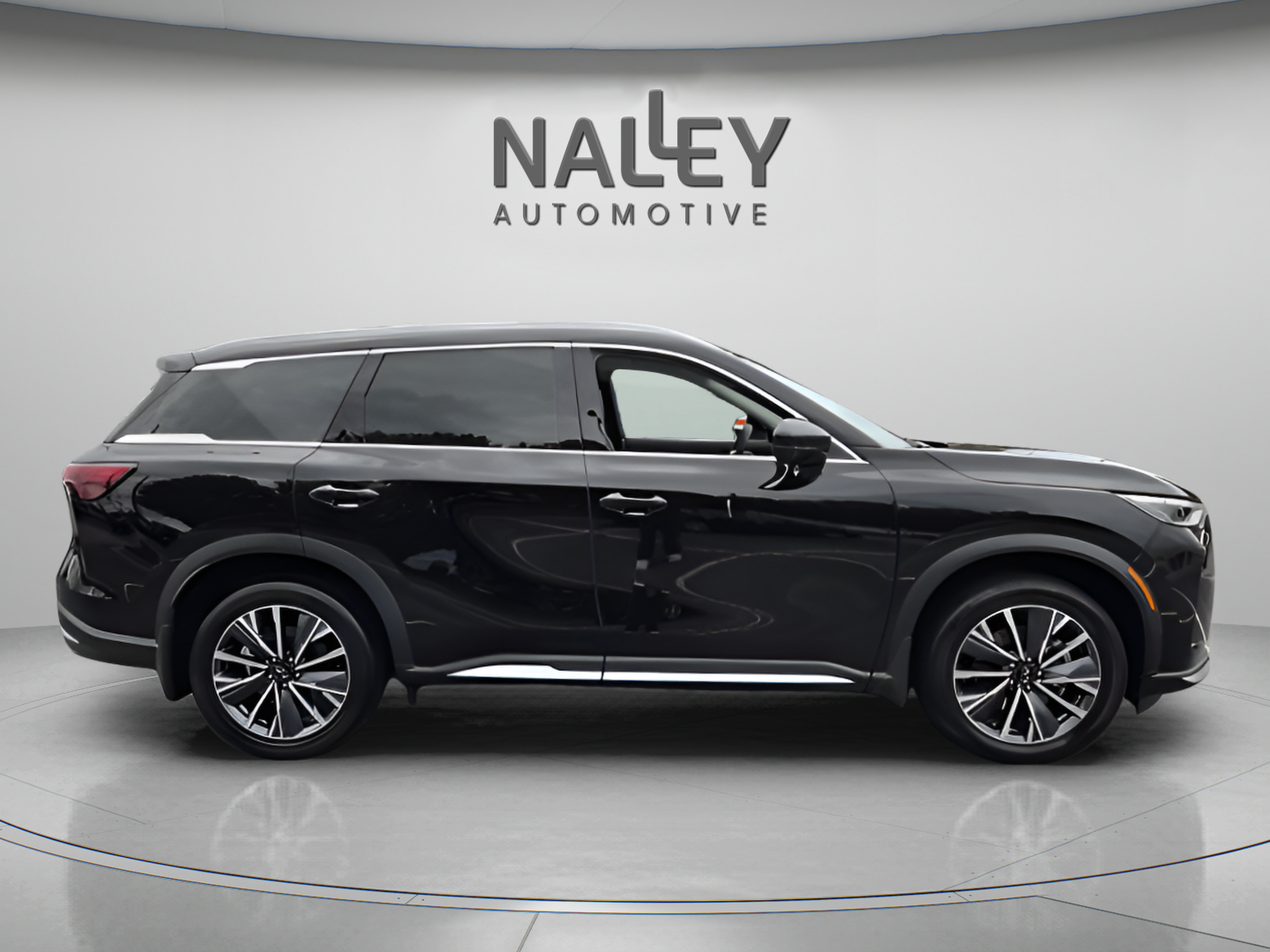 Certified 2026 INFINITI QX60 Luxe w/ Cargo Package FWD image 6
