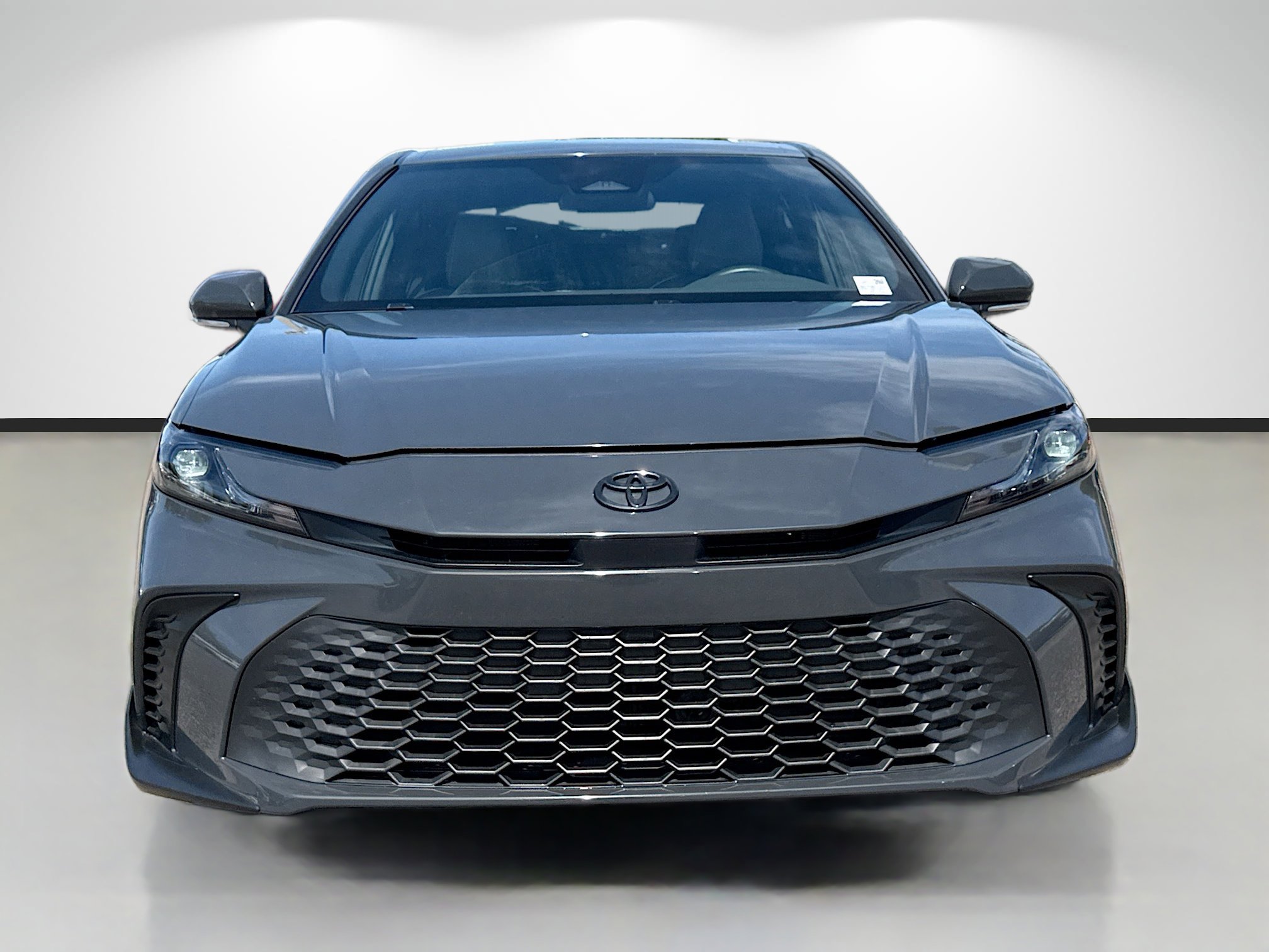 Used 2025 Toyota Camry SE image 8