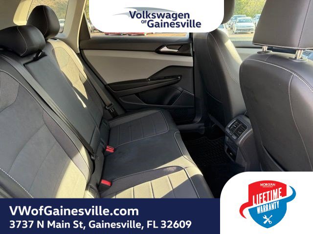 Certified 2023 Volkswagen Taos SE image 8