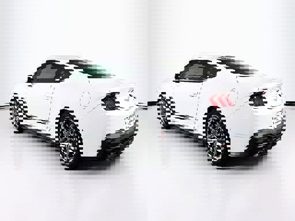 Used 2024 Ford Mustang Premium image 4