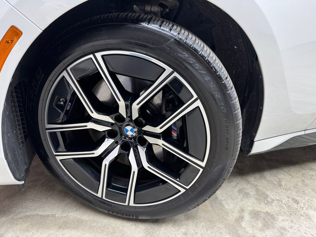 Certified 2025 BMW 760i xDrive w/ Luxury Rear Seating Package image 28