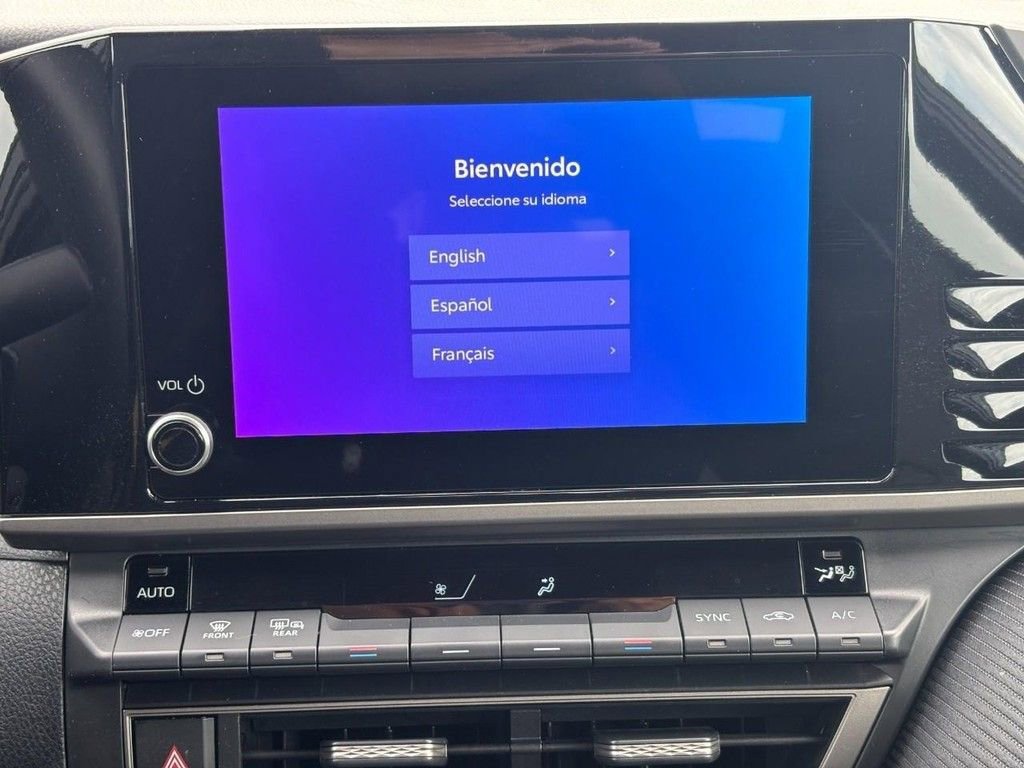 Used 2025 Toyota Camry SE image 30