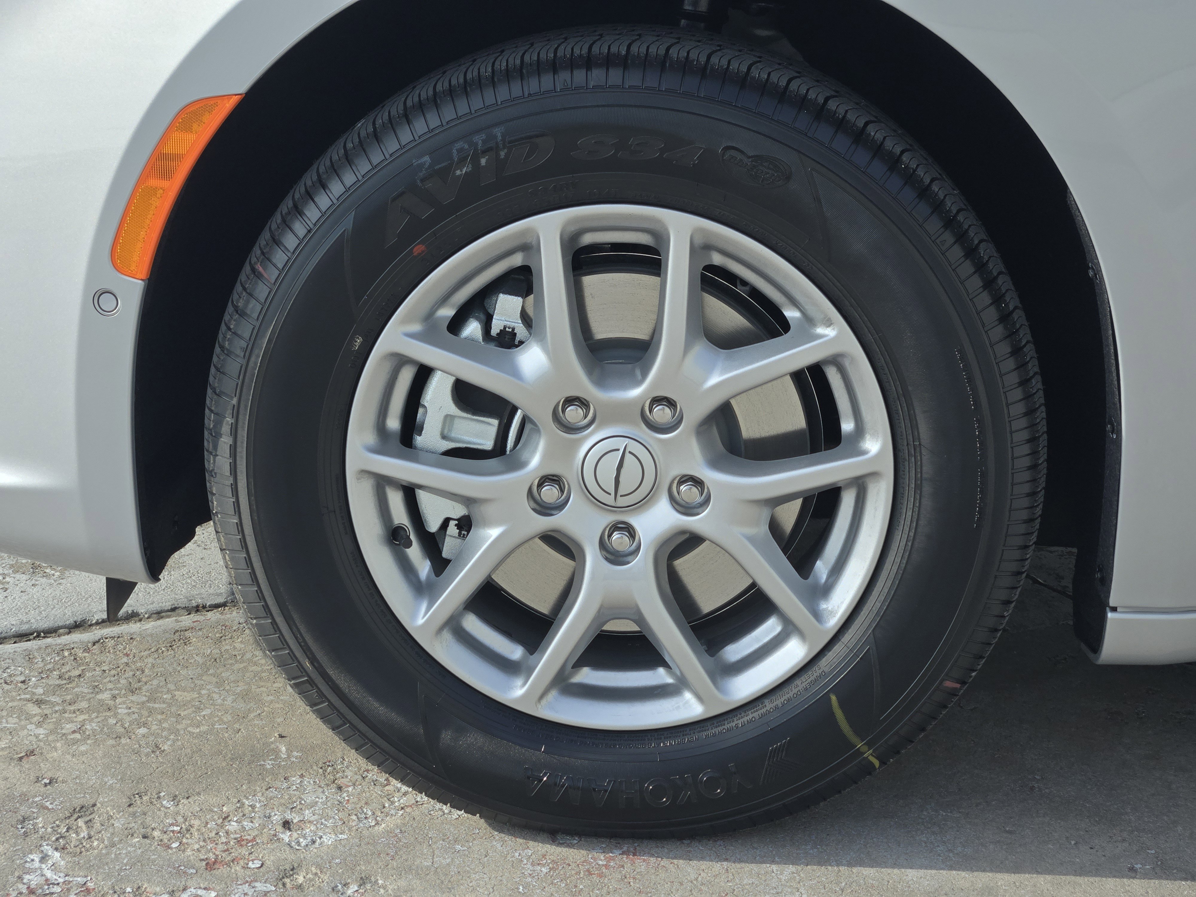 New 2026 Chrysler Pacifica Select image 9