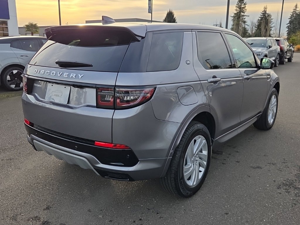 New 2025 Land Rover Discovery Sport S image 7