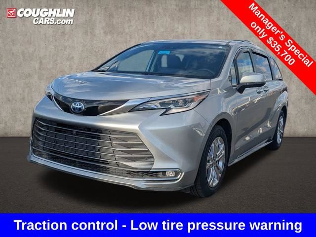 Used 2021 Toyota Sienna Platinum image 3