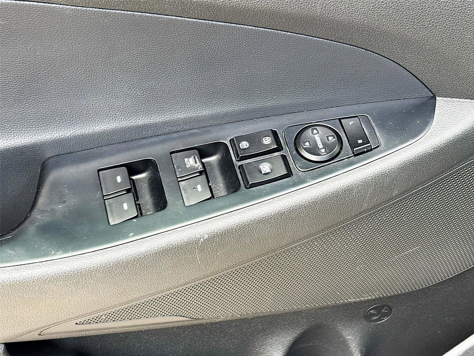 Used 2018 Hyundai Tucson Value FWD image 17