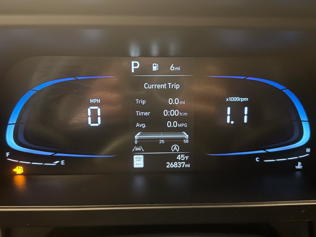 Used 2025 Hyundai Elantra SE FWD image 10